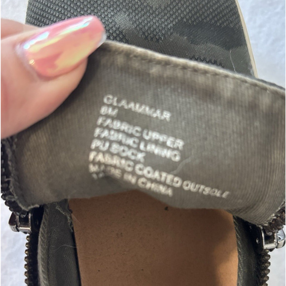 Steve Madden Camo Slip-On Sneakers Womens 8M Claauuar Zip Detail Casual Flats - Picture 6 of 6